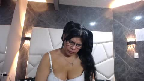 Jennifer online show from May 25, 1:34 am
