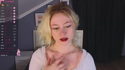 jennifer_mathis online show from November 9, 4:10 pm