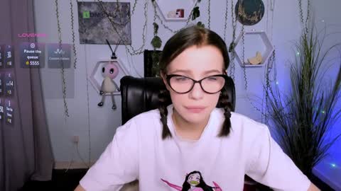 YOUR BEST WAY TO HAVE FUN online show from December 2, 1:19 pm