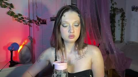 Jennifer Jenny Darling   online show from May 12, 7:01 pm
