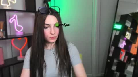 jenny_donne online show from March 11, 1:03 pm