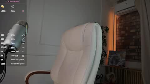 Snapshot of jenny_harringtons chatting on September 25, 11:06 am jenny_harringtons online show from September 25, 11:06 am