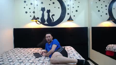 Jeremmyandstacy online show from February 18, 3:52 pm