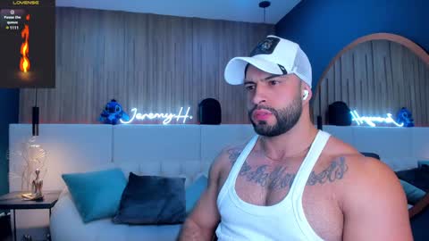 Snapshot of jeremy_harden chatting on February 4, 10:24 pm Jeremy online show from February 4, 10:24 pm