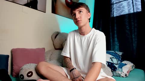 jero independent model online show from December 23, 4:28 pm