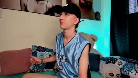 jero independent model online show from December 13, 7:21 pm