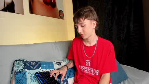 jero independent model online show from January 17, 8:24 am