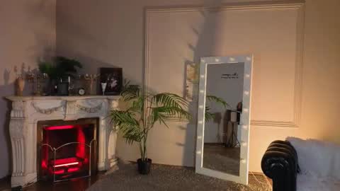 jes_solar online show from November 23, 10:41 pm