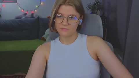  JessieVibes online show from November 22, 2:15 pm