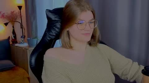  JessieVibes online show from April 16, 1:44 pm