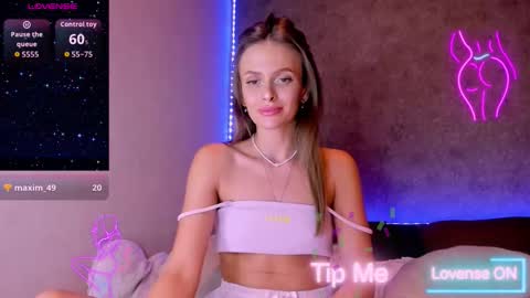 Snapshot of jess_kahawaty chatting on September 18, 10:36 pm Jess online show from September 18, 10:36 pm