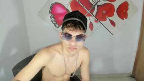 jesshot_bigcock online show from April 3, 3:08 pm