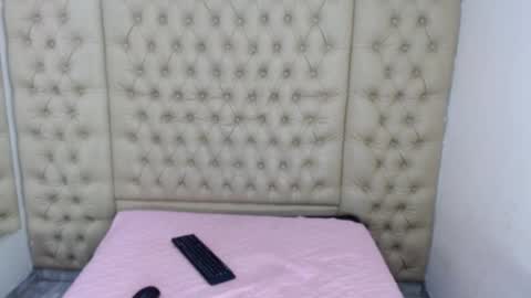 jessicahott01 online show from September 13, 12:02 am