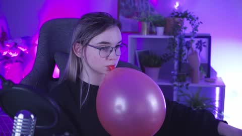 Jessica online show from December 10, 6:33 am