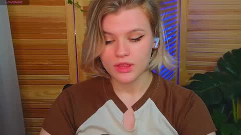 jessicaoconnor online show from December 15, 7:10 pm