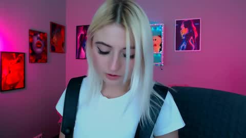 Jessie online show from May 3, 7:53 pm