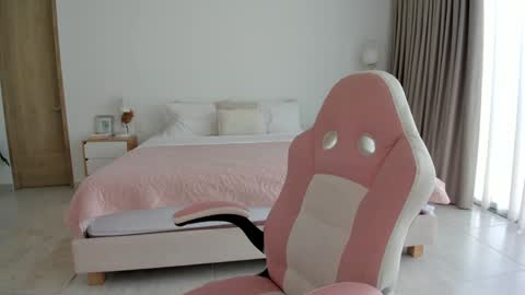    online show from January 30, 6:32 pm