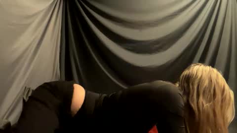 jessimayi online show from November 27, 8:05 pm