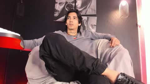 jett_savage online show from November 5, 2:30 pm