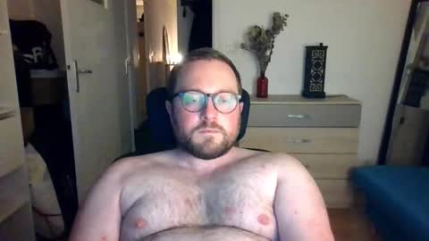 jeuneloup92 online show from October 21, 8:56 pm