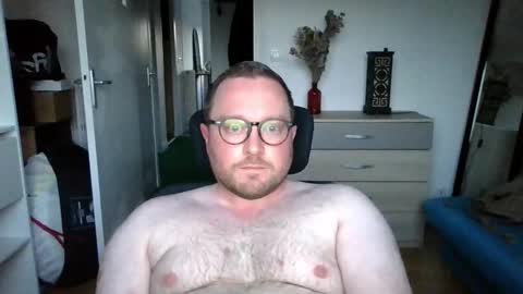 jeuneloup92 online show from October 7, 5:42 pm