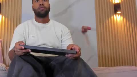 jeus_stanley online show from June 24, 3:13 am