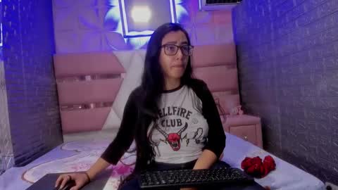 Queen online show from February 22, 9:04 pm