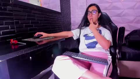 Queen online show from March 4, 7:22 pm