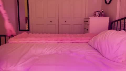   online show from November 8, 2:14 am