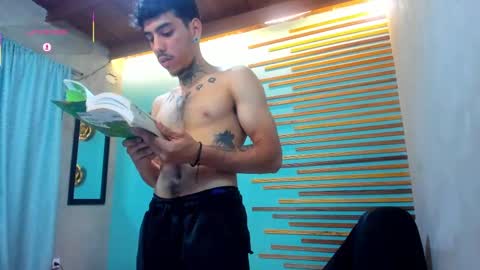 Snapshot of jharol_cardona chatting on September 18, 1:42 am Jharol online show from September 18, 1:42 am