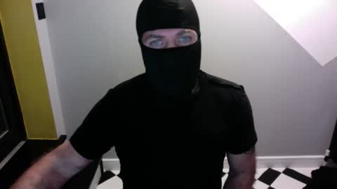 jhendry5050 online show from November 24, 7:01 pm