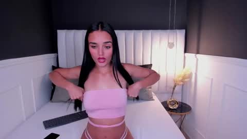 Snapshot of jhoanaduran_ chatting on January 18, 8:19 pm Jhoana online show from January 18, 8:19 pm