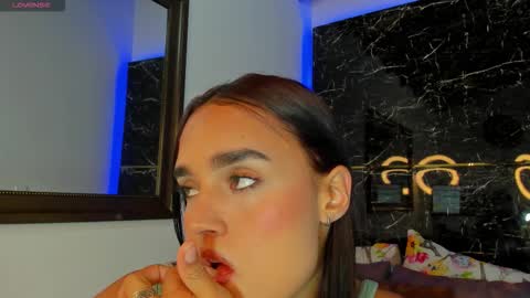 Jhoana  online show from October 2, 7:01 pm