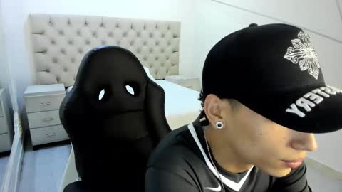 jhoanleandro online show from February 2, 6:21 am