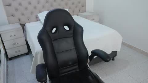 jhoanleandro online show from February 4, 8:07 am