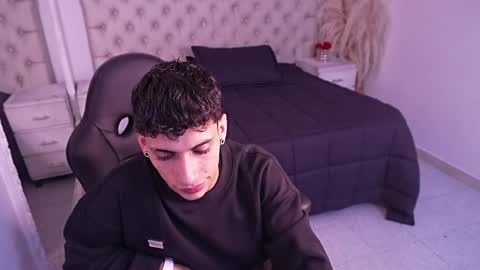 jhoanleandro online show from April 19, 5:41 am