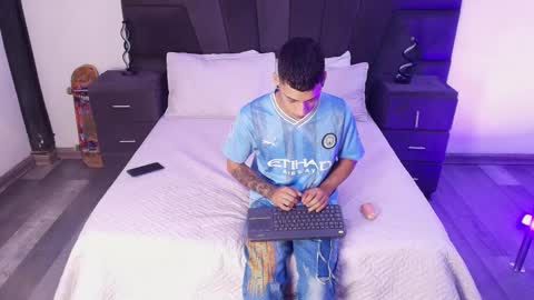 jhoanleandro online show from February 28, 4:10 am