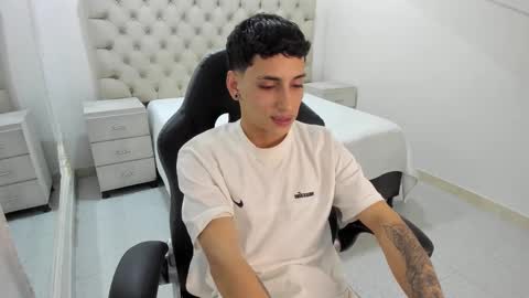 jhoanleandro online show from November 7, 5:43 am