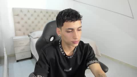 jhoanleandro online show from October 17, 5:22 am