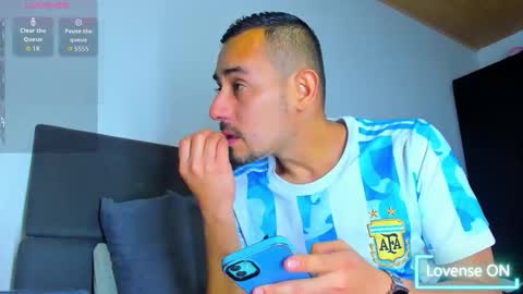 Jhony Alzate online show from November 16, 12:23 am