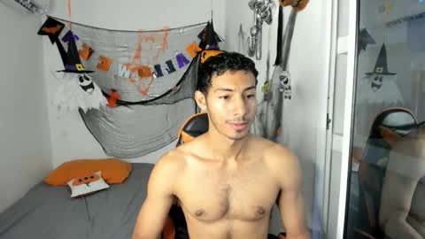 jhosep_hamilton online show from October 30, 7:03 pm