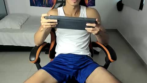 jhosep_hamilton online show from October 8, 7:20 pm