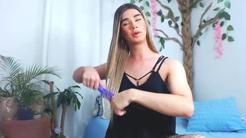 Jhuan Nhez online show from April 14, 12:14 am