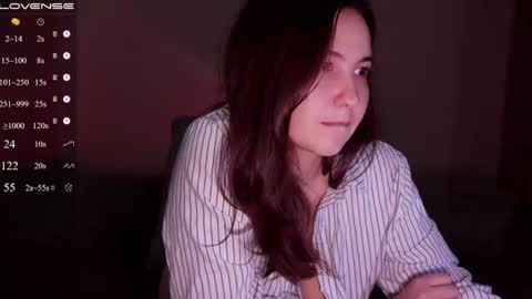 jia_lisaa online show from June 14, 10:45 pm