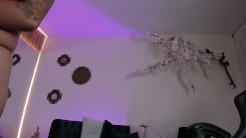 Jimena Adams online show from February 13, 8:01 pm