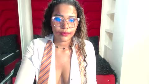 Jimena  online show from October 31, 2:39 pm