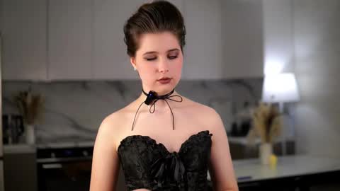 Aria online show from November 12, 2:19 pm