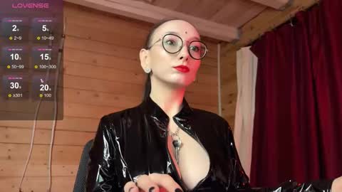 Jinhee Noir online show from February 9, 10:23 pm