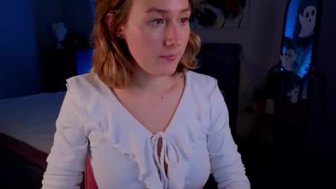 Snapshot of jinxed_blue chatting on October 24, 3:24 pm Molly online show from October 24, 3:24 pm