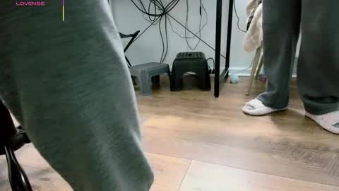 Nicole  Allen online show from December 15, 1:45 am